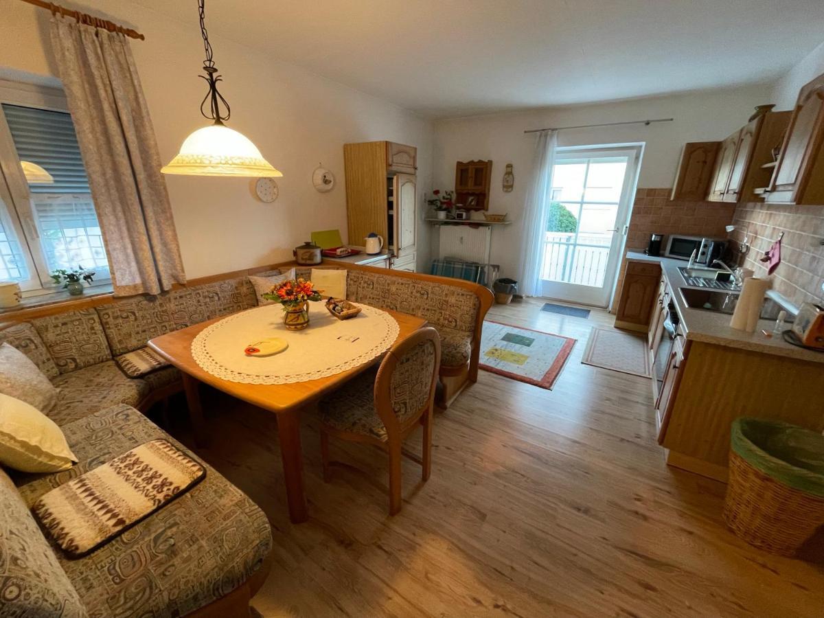 Schoene Ferienwohnung In Bahnhofsnaehe Fuer Urlaub, Studium Oder Arbeit デッゲンドルフ エクステリア 写真