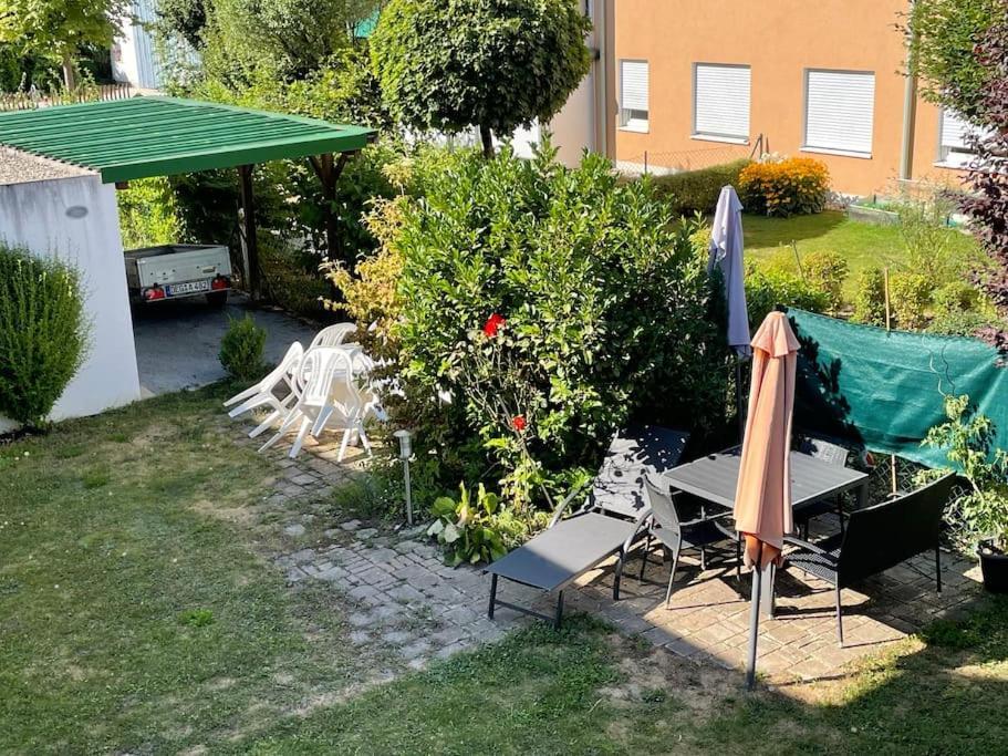 Schoene Ferienwohnung In Bahnhofsnaehe Fuer Urlaub, Studium Oder Arbeit デッゲンドルフ エクステリア 写真