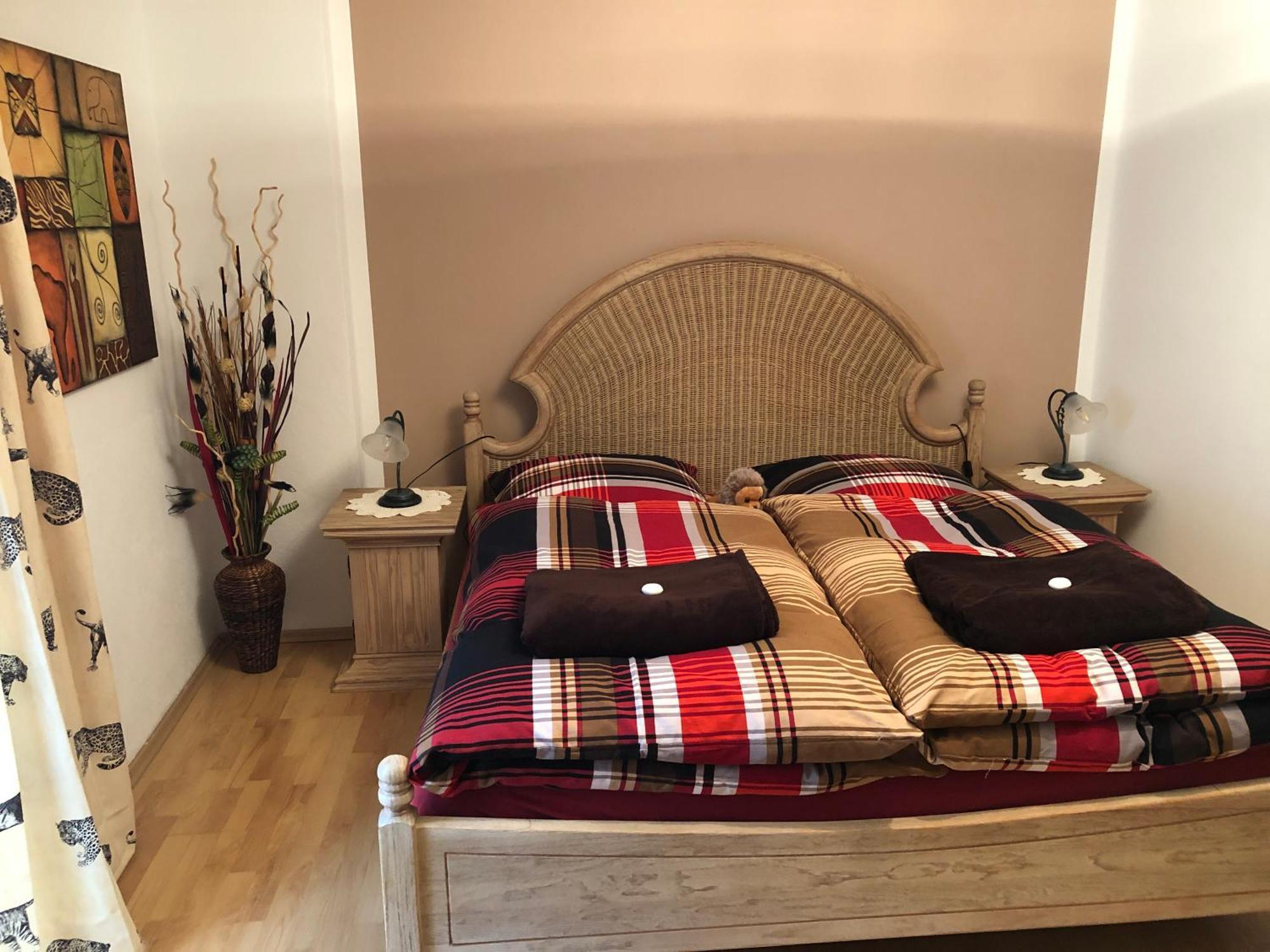 Schoene Ferienwohnung In Bahnhofsnaehe Fuer Urlaub, Studium Oder Arbeit デッゲンドルフ エクステリア 写真