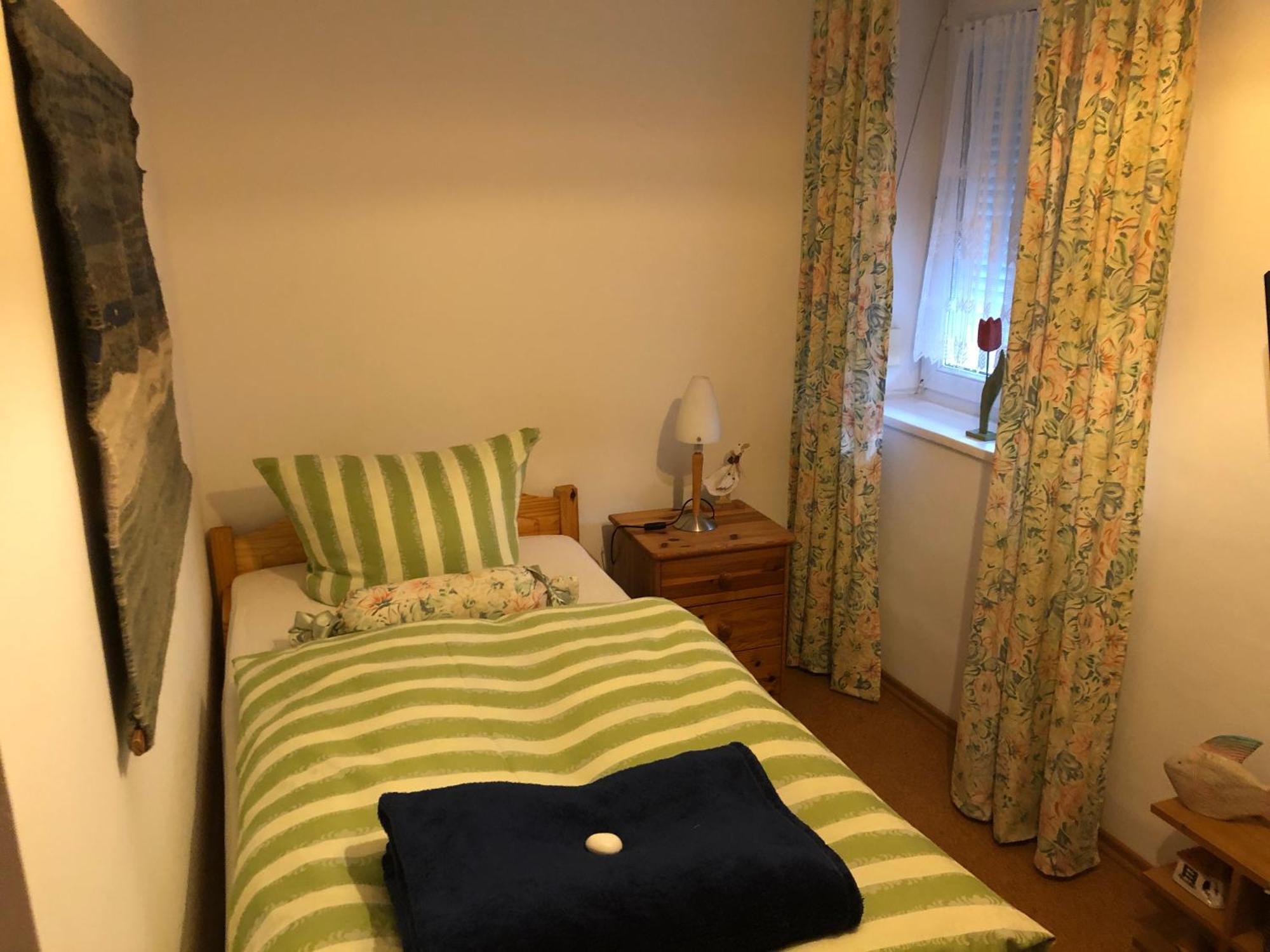 Schoene Ferienwohnung In Bahnhofsnaehe Fuer Urlaub, Studium Oder Arbeit デッゲンドルフ エクステリア 写真
