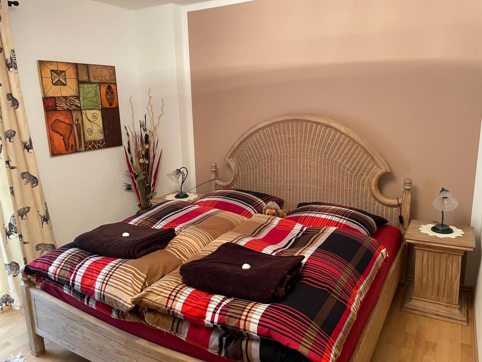 Schoene Ferienwohnung In Bahnhofsnaehe Fuer Urlaub, Studium Oder Arbeit デッゲンドルフ エクステリア 写真