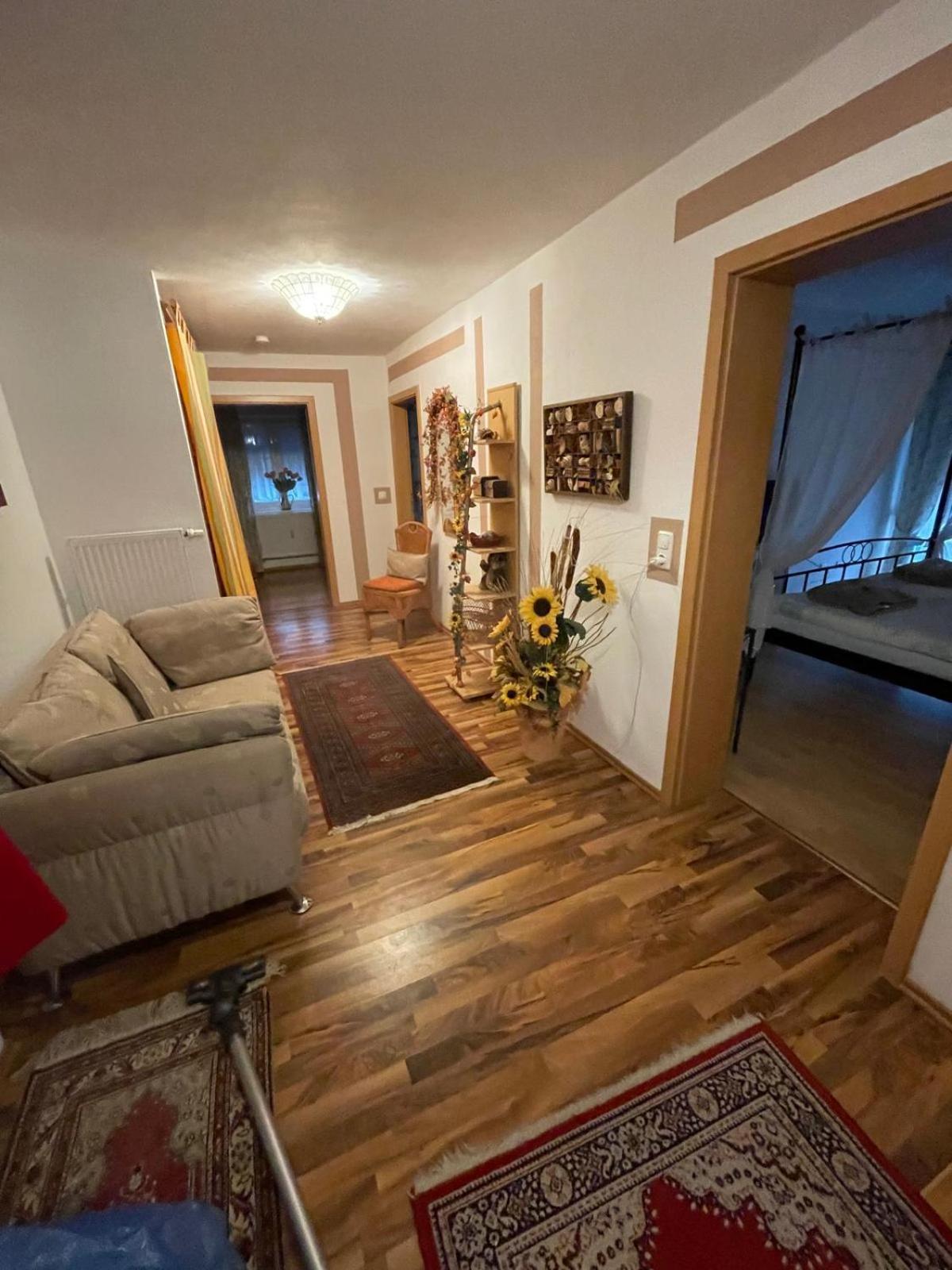 Schoene Ferienwohnung In Bahnhofsnaehe Fuer Urlaub, Studium Oder Arbeit デッゲンドルフ エクステリア 写真