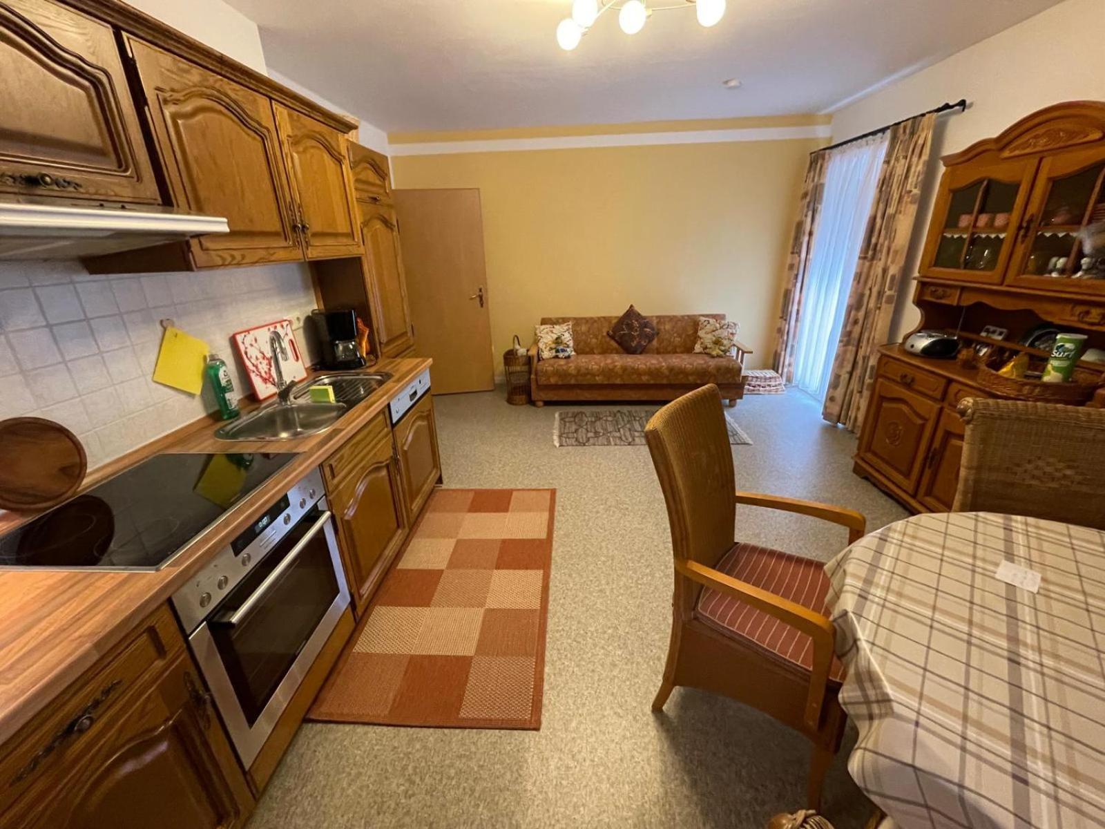 Schoene Ferienwohnung In Bahnhofsnaehe Fuer Urlaub, Studium Oder Arbeit デッゲンドルフ エクステリア 写真